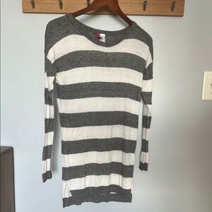 H&M Gray and White Striped Sweater